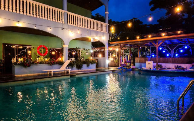 Toro Blanco Resort