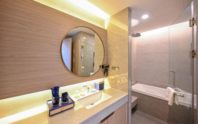 S. Sriracha Hotel and Residence