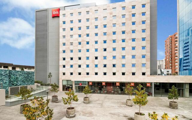 ibis Santiago Las Condes Manquehue Hotel