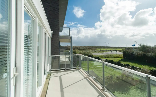 Beachside Apartment at Foot of Dunes