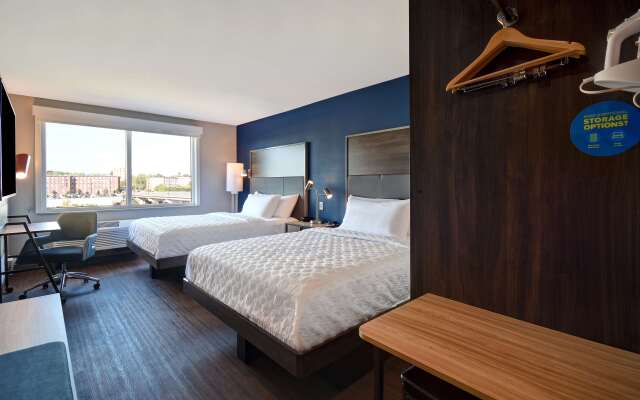 Tru by Hilton Manchester Downtown