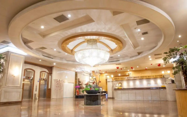 Highness Hotel