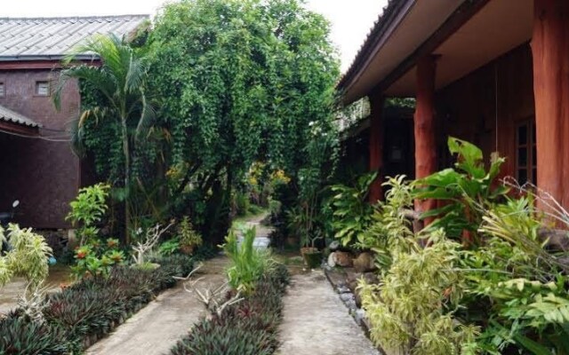 phoomchai guesthouse & bungalows