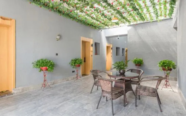 Super 8 Plus Hotel (Beijing Tiananmen Square Qianmen Pedestrian Street)