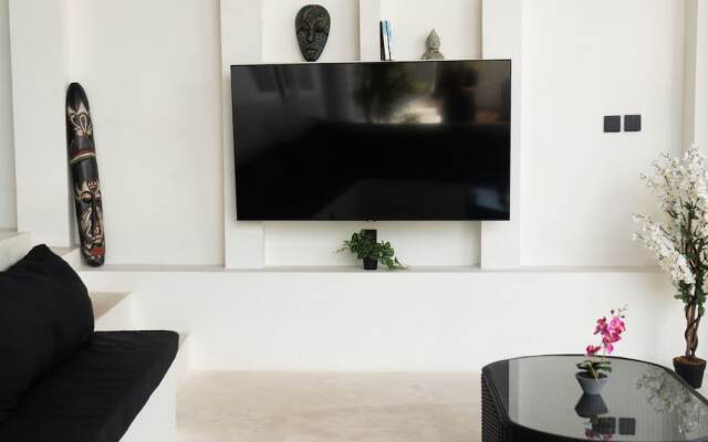 Santorini Luxury Villa