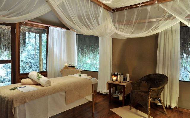 Machangulo Beach Lodge
