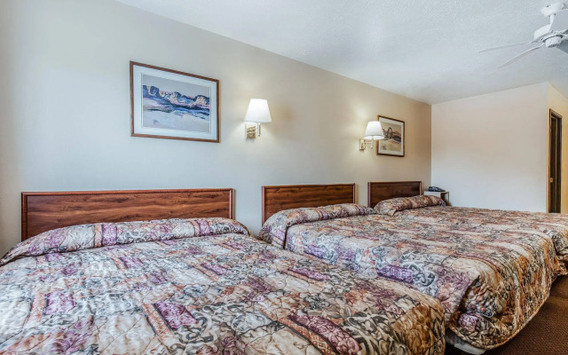 Quality Inn & Suites Salina National Forest Area