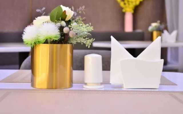 Homeinn Plus Hotel (Donghai Pedestrian Street Railway Station)