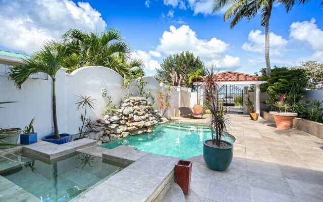 Dream Villa Simpson Bay Vittoria Beachfront