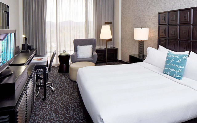Renaissance Asheville Downtown Hotel