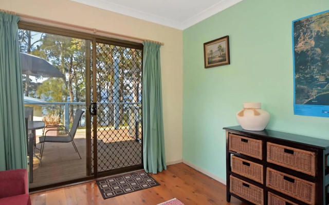 Blue Ripples – Guest Rooms – Sanctuary Point