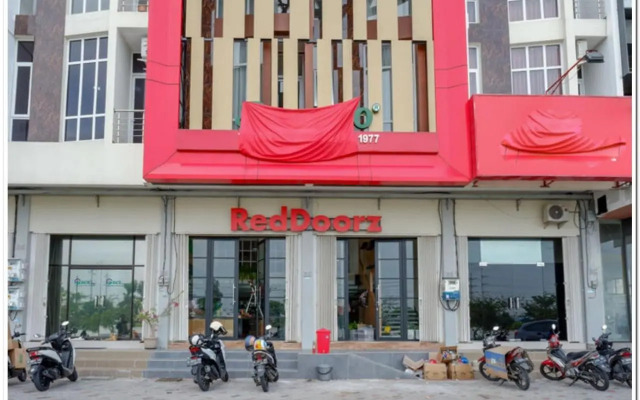 RedDoorz Plus @ Madukoro Raya Semarang