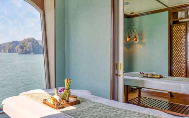 Heritage Line Ylang Cruise – Ha Long Bay & Lan Ha Bay