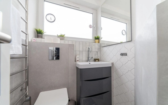 Excellent 3-bed Flat In Elephant & Castle