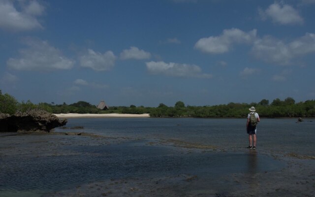 Pangani Cliffs Lodge