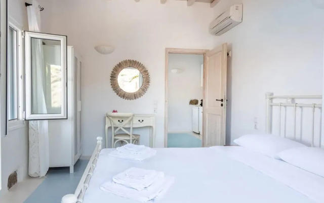 Etesians Suites & Villas