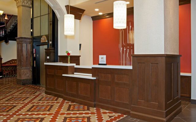 Hilton Garden Inn Milwaukee Downtown