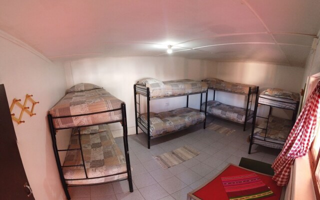 Hostal Covaine - Hostel