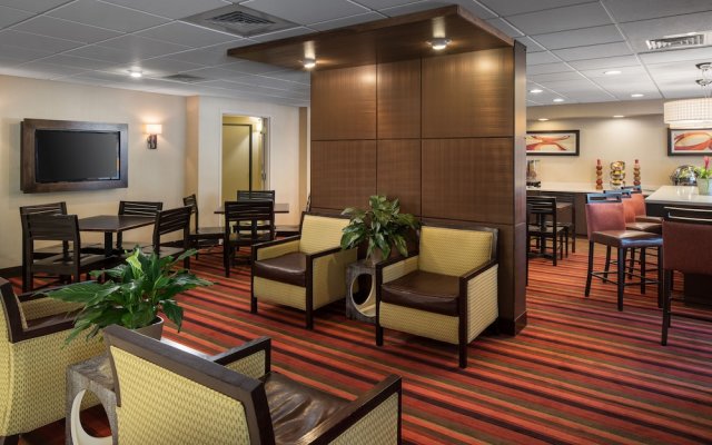 Ramada Inn & Suites Denver International Airport