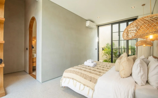 Villa Serai 5br to the Beach