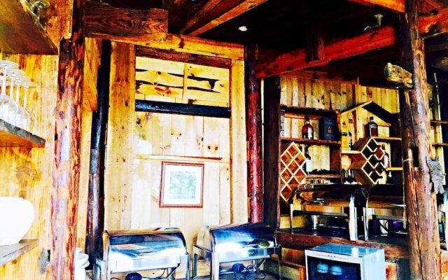 Dielianhua Cowherd Inn Zhangjiajie