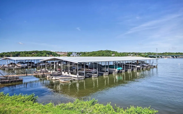Lakefront Condo w/ Balcony in Osage Beach!