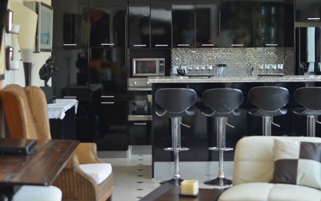 Lotus-7 by Playa District