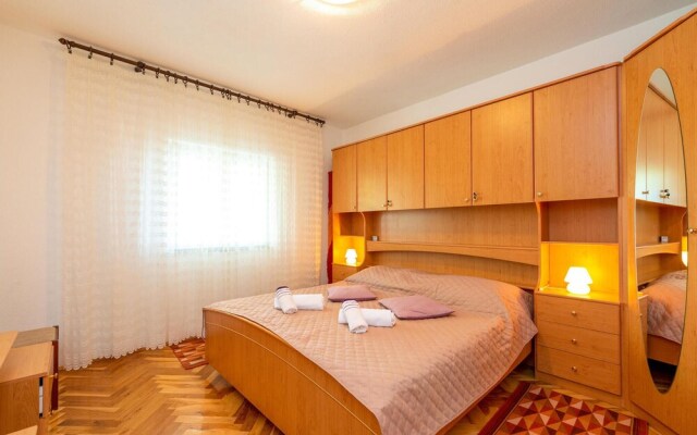 Stunning Apartment in Rovanjska With 3 Bedrooms and Wifi