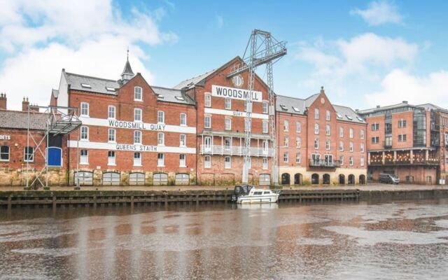 Cosy Riverside Apartment - Woodsmill Quay Free Parking