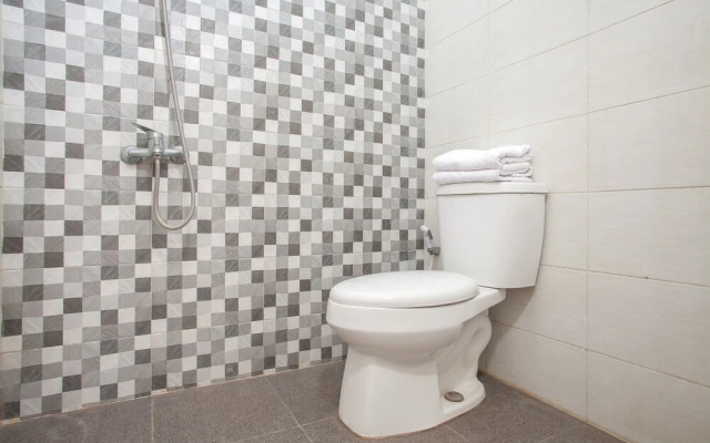 Oyo 1295 Linns Family Residence