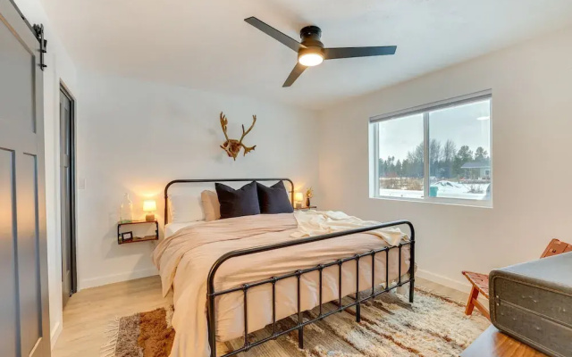 Family-friendly Donnelly Home w/ Private Hot Tub!