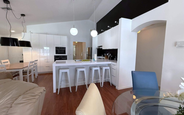 South Facing Villa - Modern Finishes