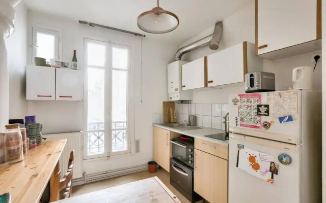 Lovely apt a stone's throw from Montmartre
