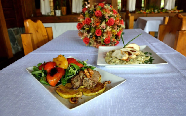 Sojka Resort - Hotel & Drevenice