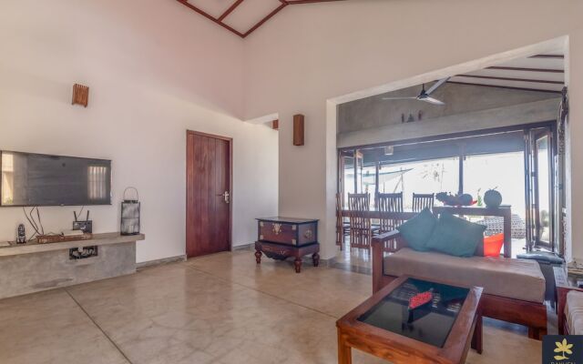 Rakuen Beach Villa
