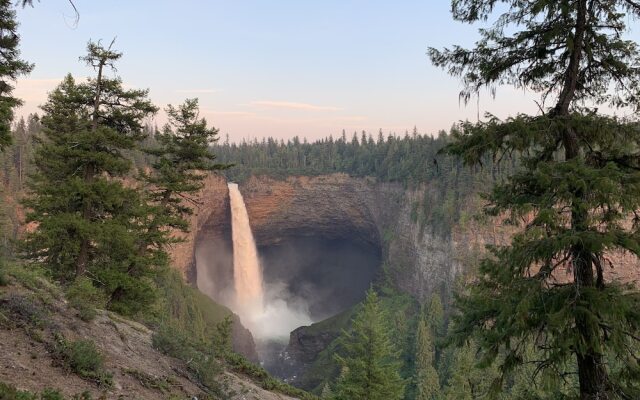 Helmcken Falls Lodge