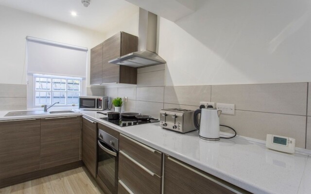 43 Knight Street Apartments