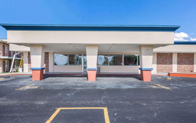 Econo Lodge Neenah