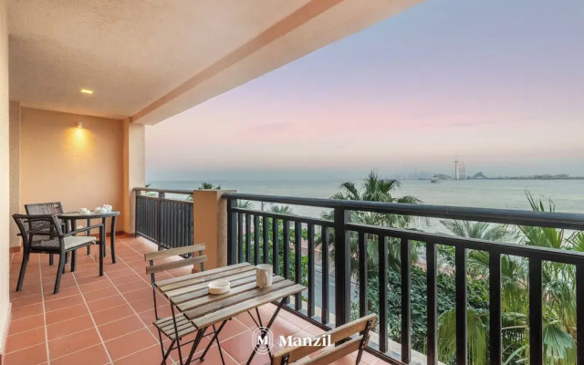 Manzil - 1BR in Palm with Sea View