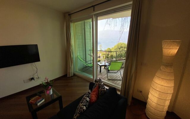 Emma Apartment With Terrace Lake View in Verbania