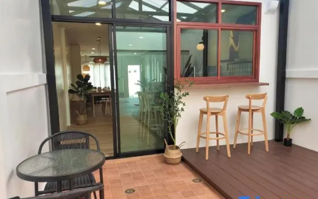 Private Cozy Townhouse Near "Lanmuang Market"