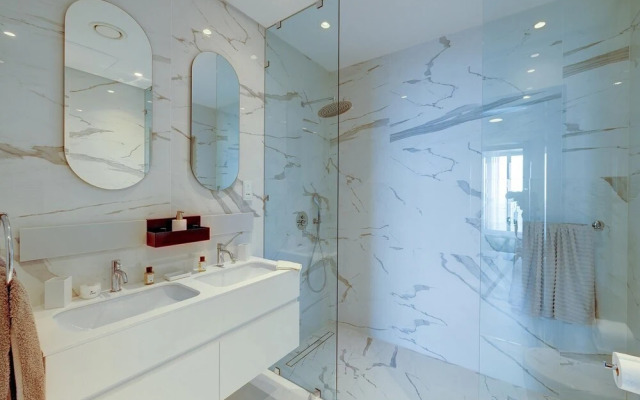 Super Luxury Apartment in Tigne Point, Amazing Ocean Views