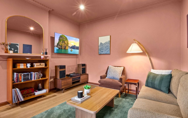 Stylish 1 Bed Apartment in East Melbourne
