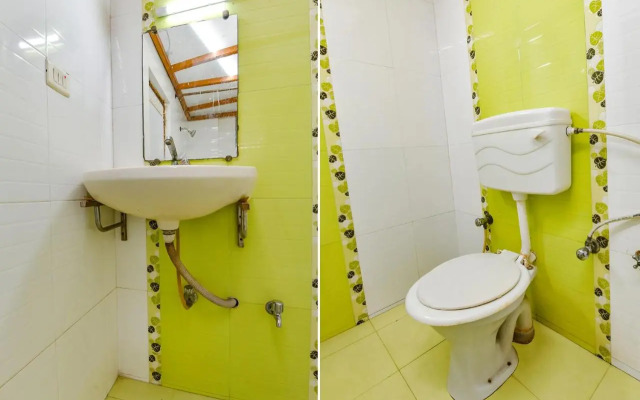 Fabhotel Raj Ratna