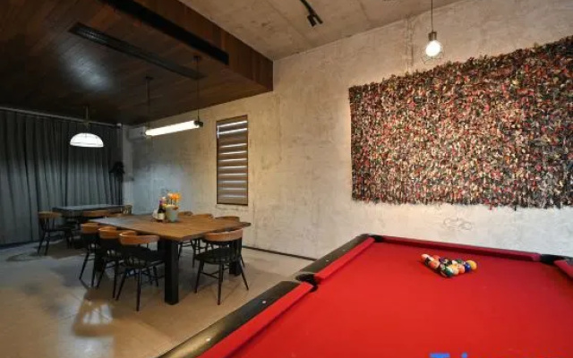 Xushe·Luxury Industrial Style Homestay (Shanghai Pudong New Area Lingang Shanyuan Store) – Entertainment – Shanghai