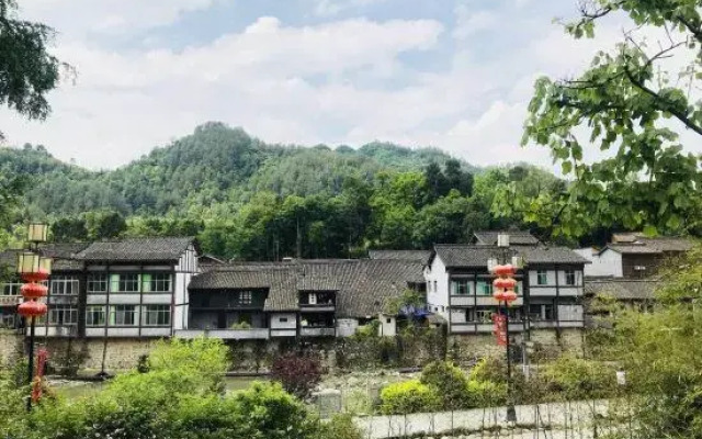 Qingmuchuan Yunshan Huzhu Hotel