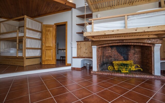 Ericeira Villa Surf Camp Hostel