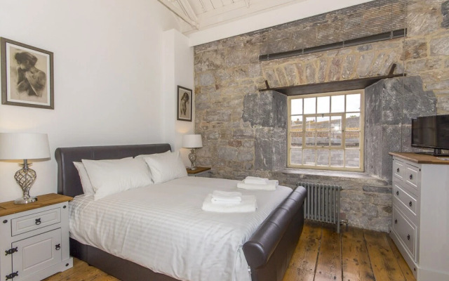 2 Bed- Pureserviced Royal William Yard