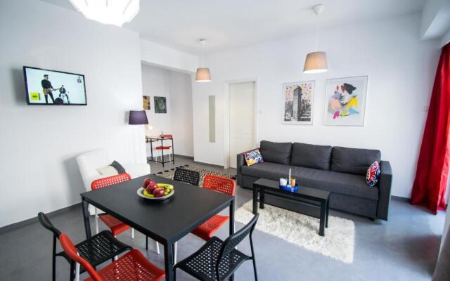 Destination Acropolis apt4