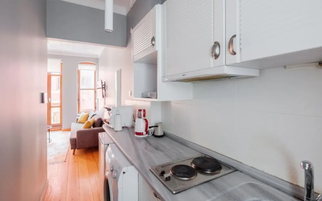 Chic Flat With Balcony 5 min to Taksim Sq